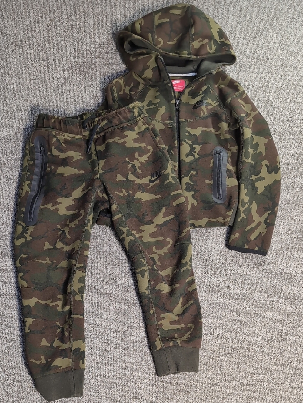 Nike Tech Fleece Camo Hoodie & Joggers Set Hoodie XS Joggers Small - Picture 4 of 16